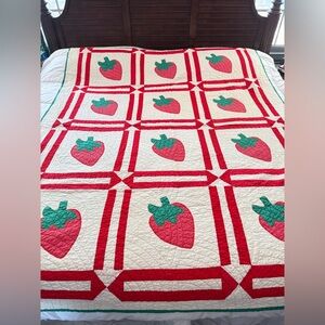 Vintage Handmade Strawberry Applique Quilt Full Double Country Cottage Farmhouse